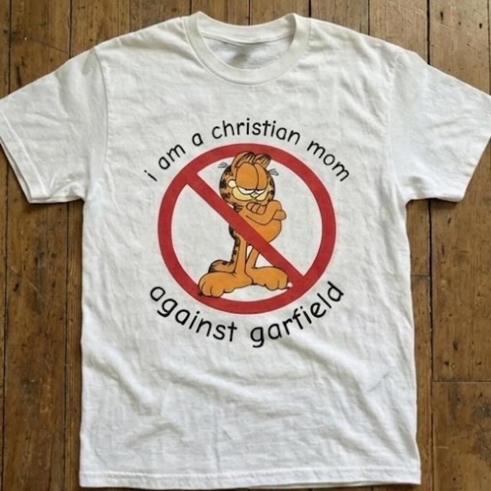 Funny Garfield I Am A Christian Mom Against T Shirt